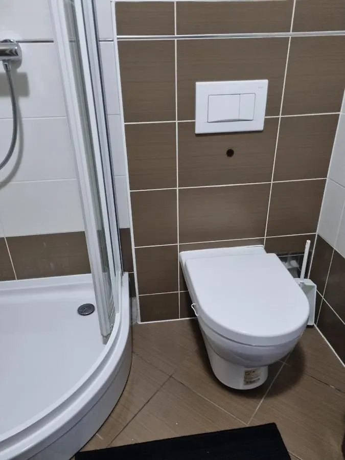 Luka Apartman Pakostane Apartment