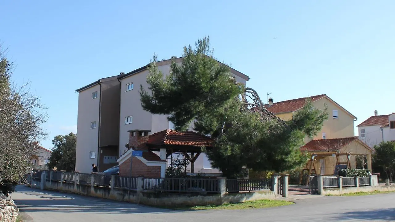 Apartment Luka Apartman Pakostane