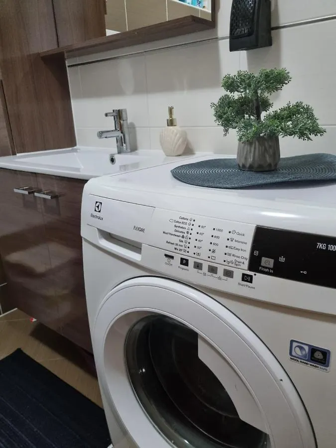 Luka Apartman Pakostane 0*,