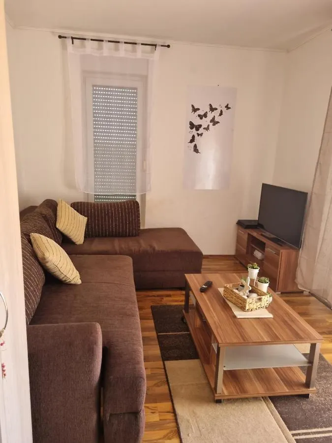 Luka Apartman Pakostane 0*,  Croatia